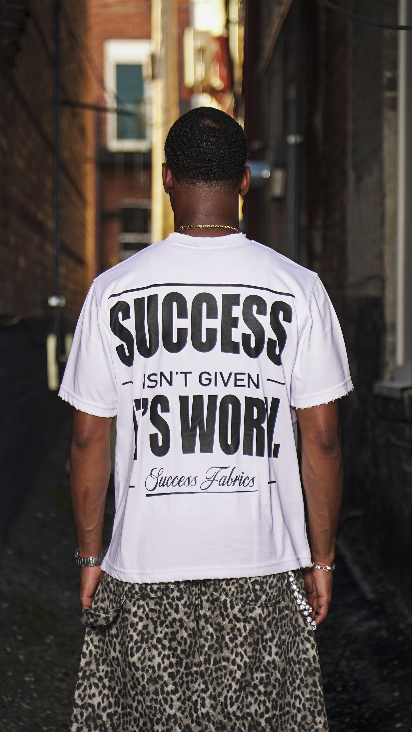 STREETWEAR TEE