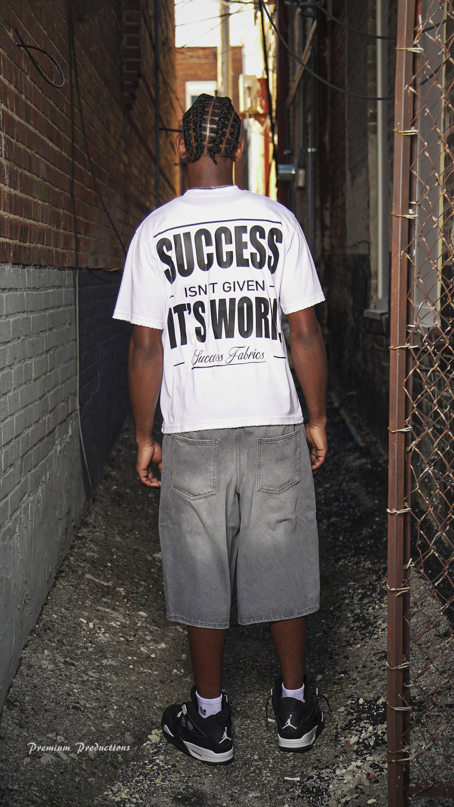 STREETWEAR TEE